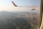 飞机起飞高空云山机翼