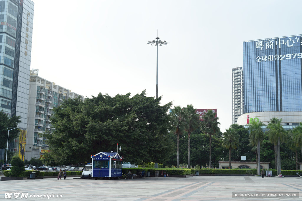 龙华广场