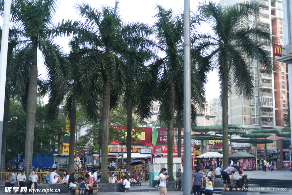 深圳龙华繁华闹市