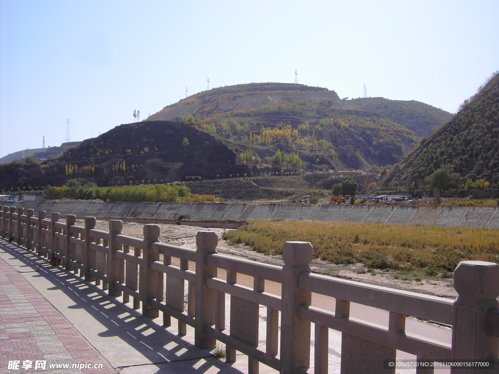 秋季山景