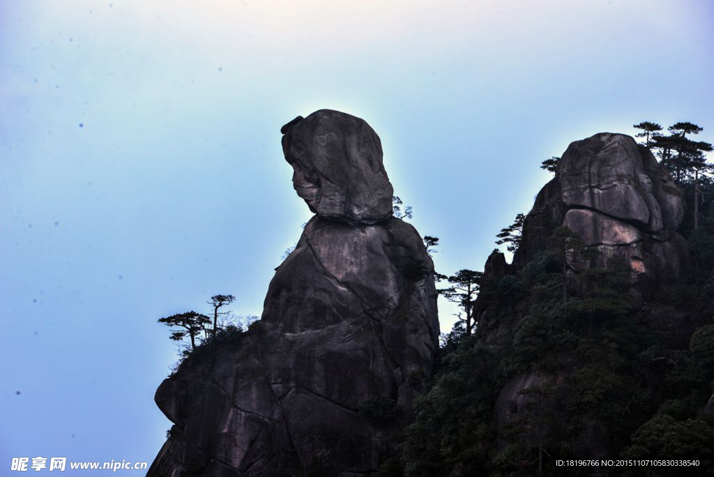 群山峻岭