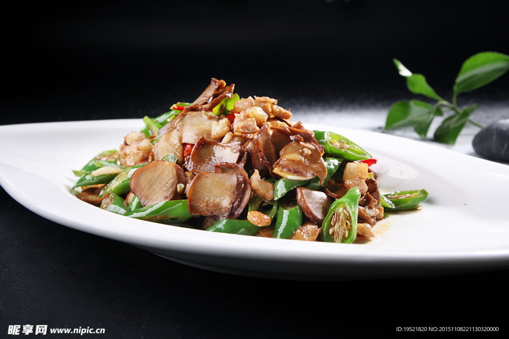 线椒榄菜炒鲍片
