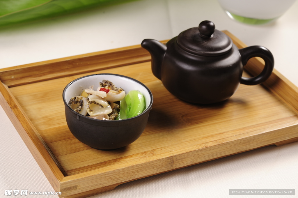 一壶浓汤鲍片