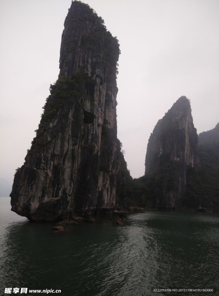 越南下龙湾山水风光