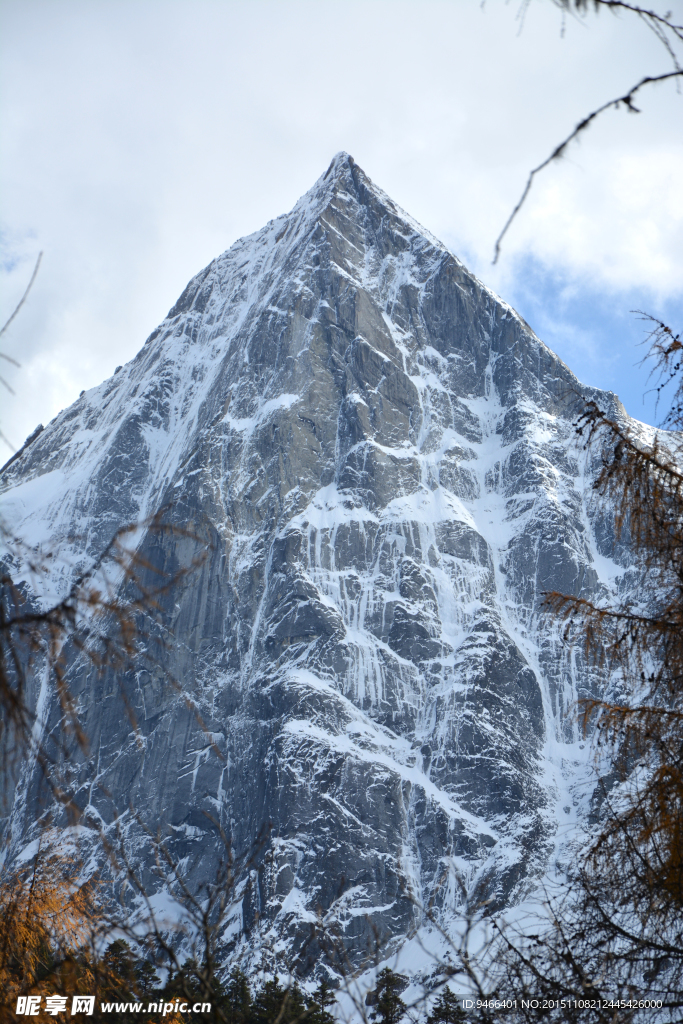 毕棚沟雪山