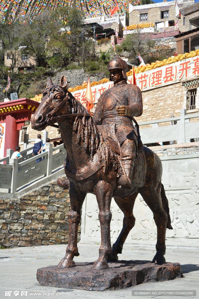 甘堡藏寨 骑兵塑像