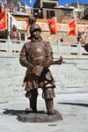 甘堡藏寨 弓弩手塑像