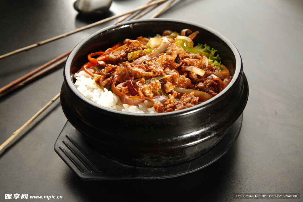 牛肉拌饭