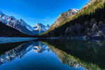 毕水沟风景 河中倒影
