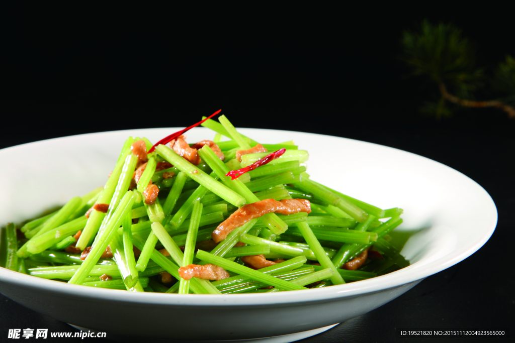 小香芹炒肉丝