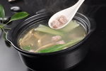 生汆丸子汤