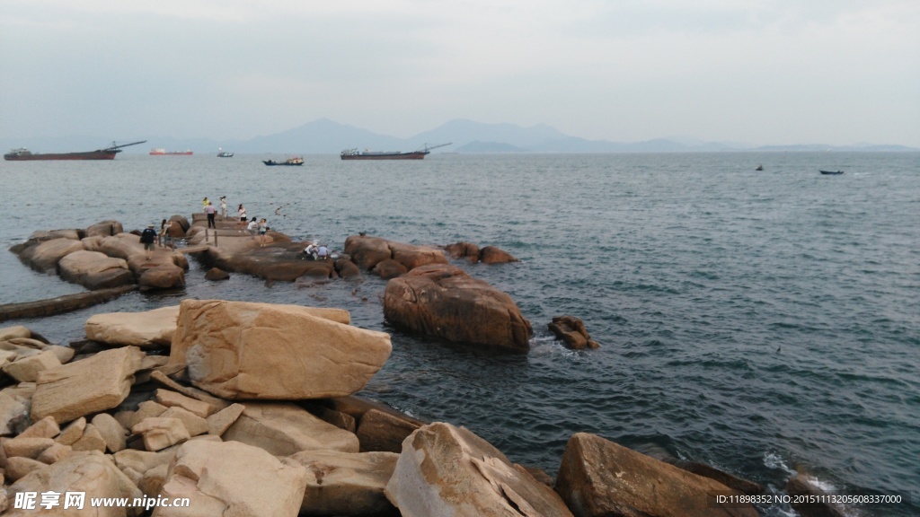 海边礁石