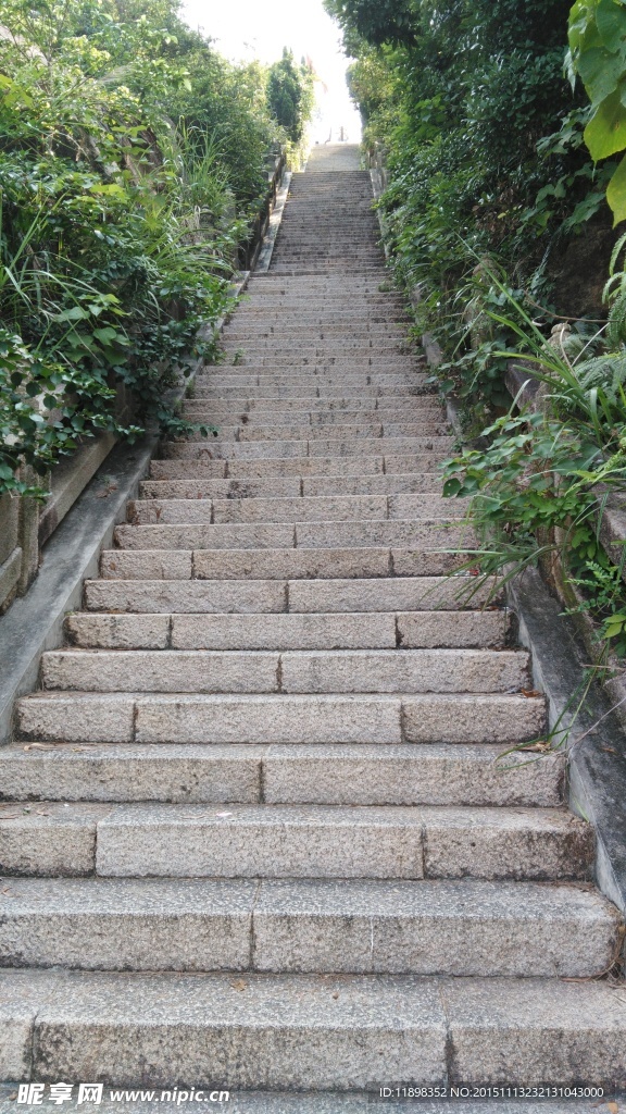 长长的石阶