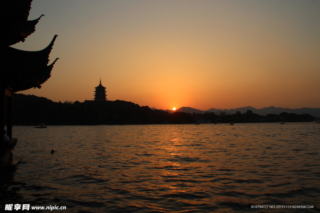 雷锋夕照