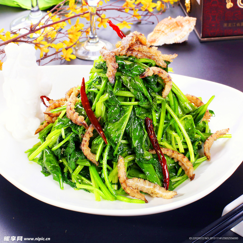 虾爬肉炒菠菜