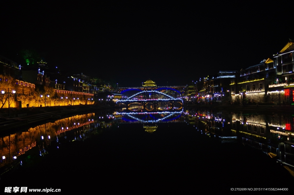 杜甫江阁夜景