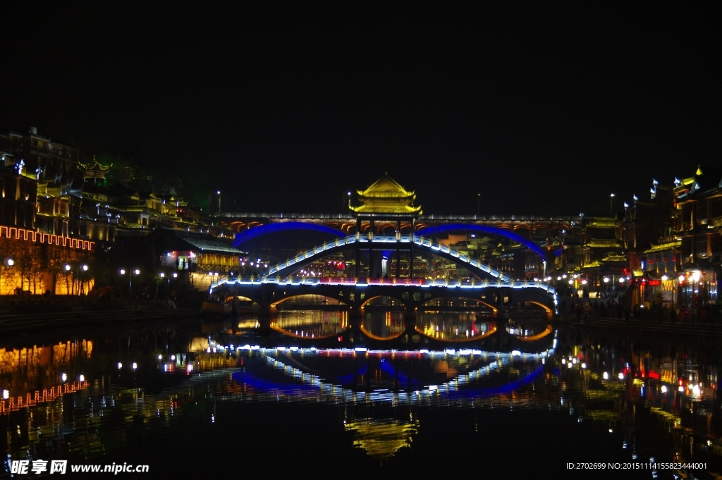 长沙杜甫江阁夜景