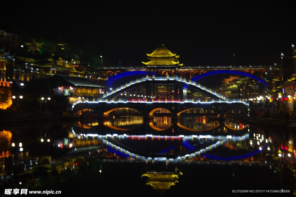 杜甫江阁夜景