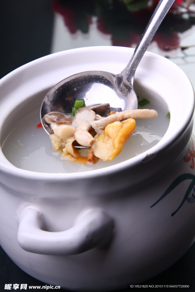山野菌炖排骨