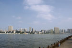 沿江建筑