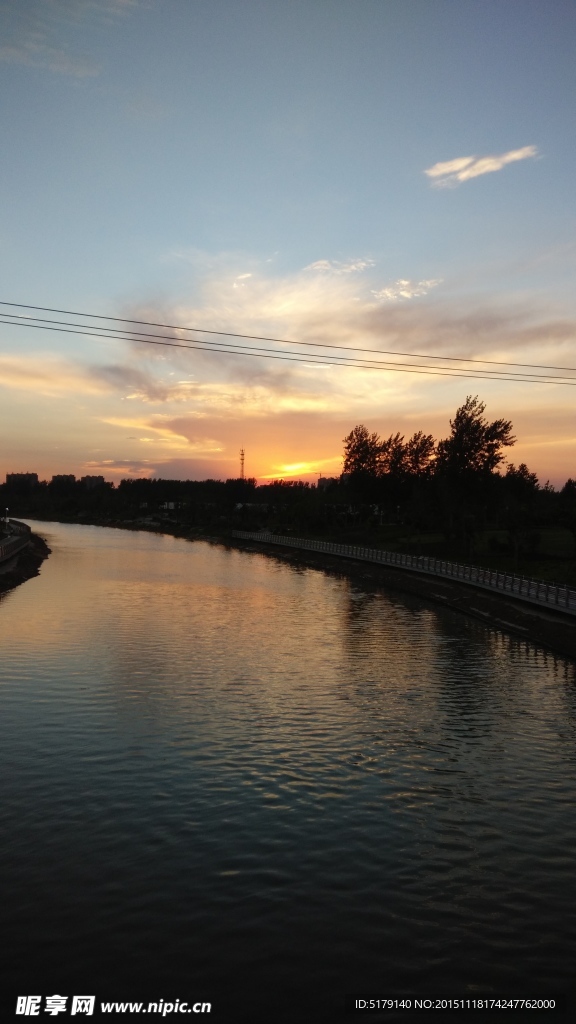夕阳彩霞