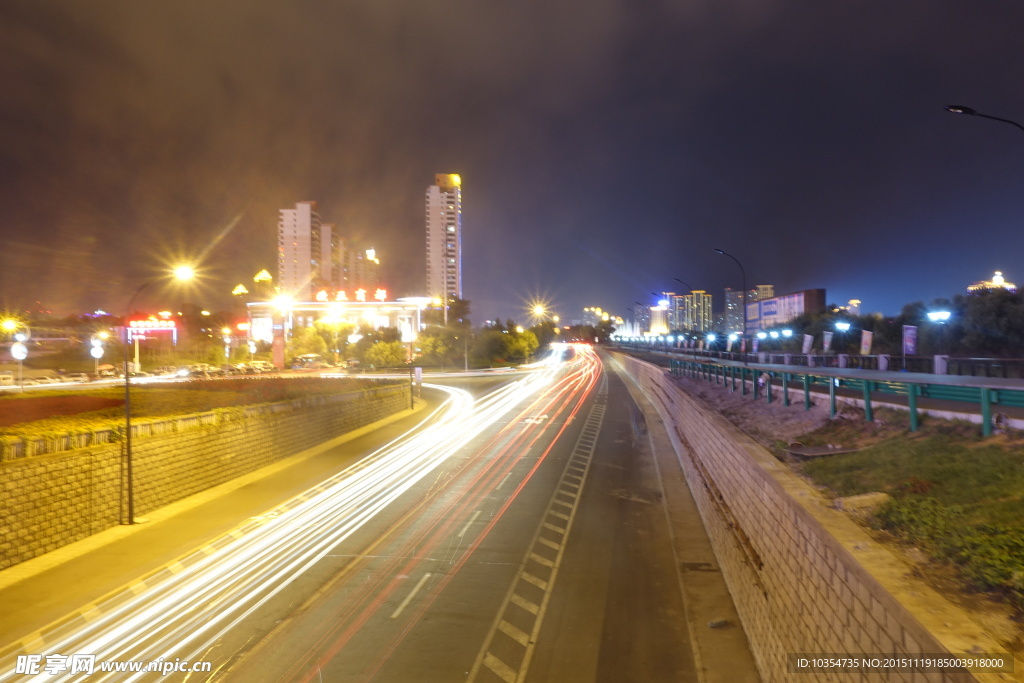 吉林市车流夜景