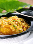 韩汁山菌粉丝煲