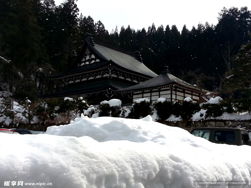 日本古建筑雪景