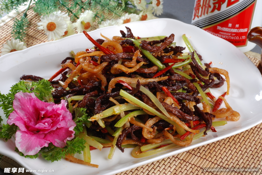 银鱼煸肉丝