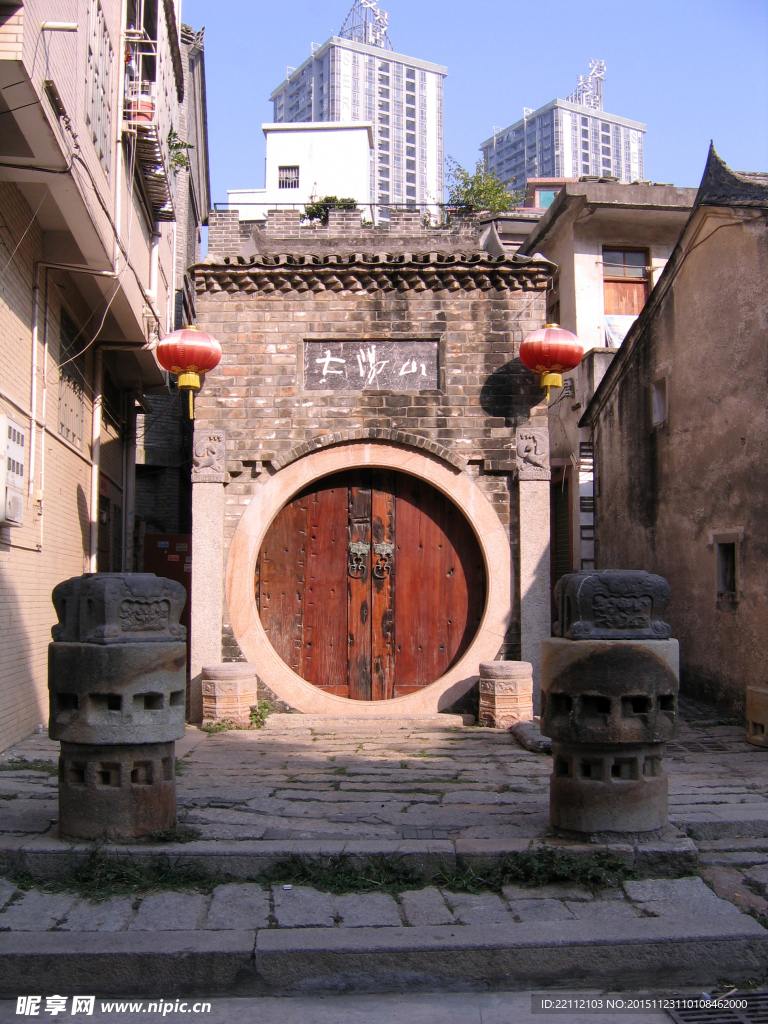 圆形门