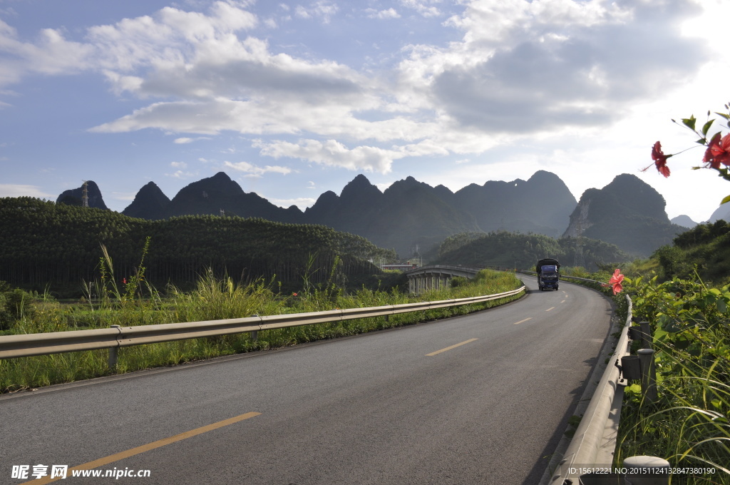 田园风景乡村公路