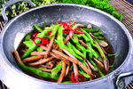 豆角炒茶树菇