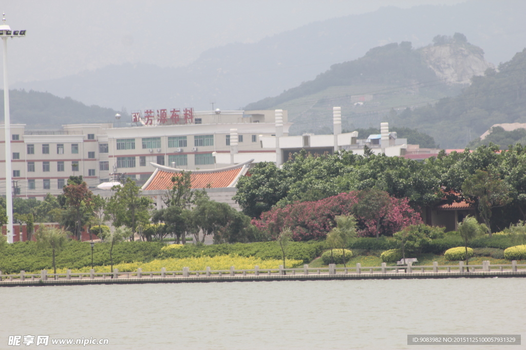 星湖花园全景 广告设计 天然景