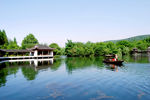 湖景游船