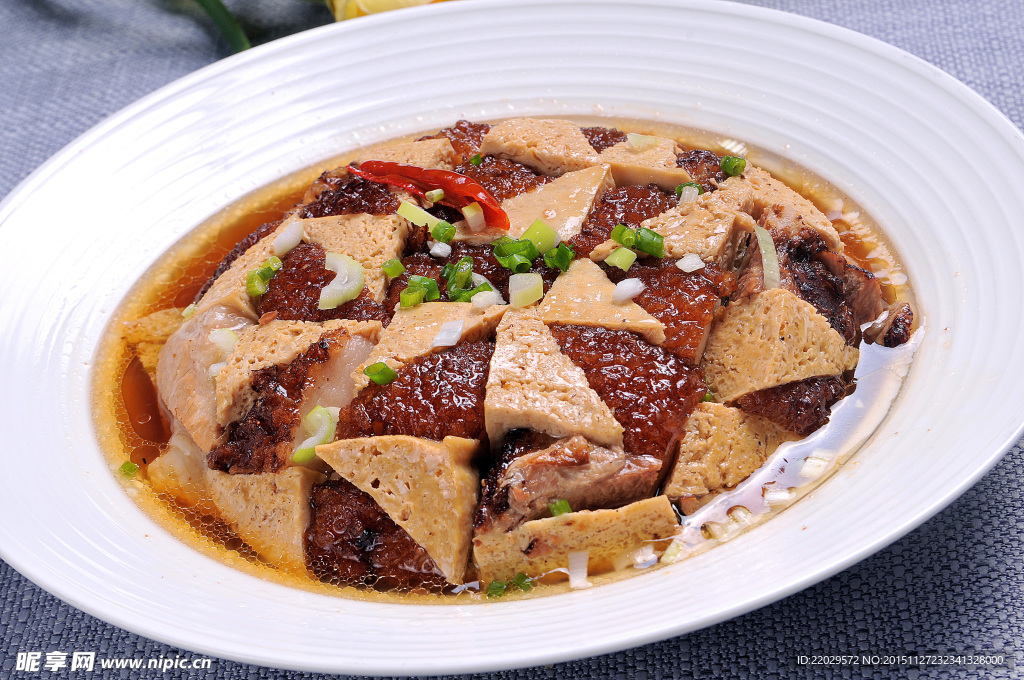 炖肉豆腐
