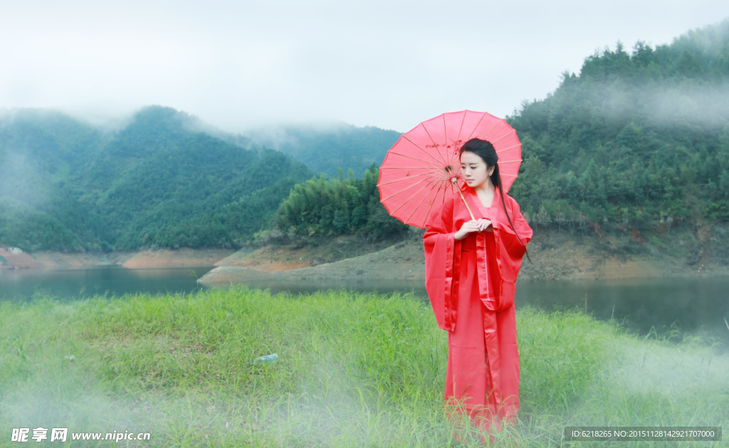 湖北咸宁市通城县黄袍山古装美女