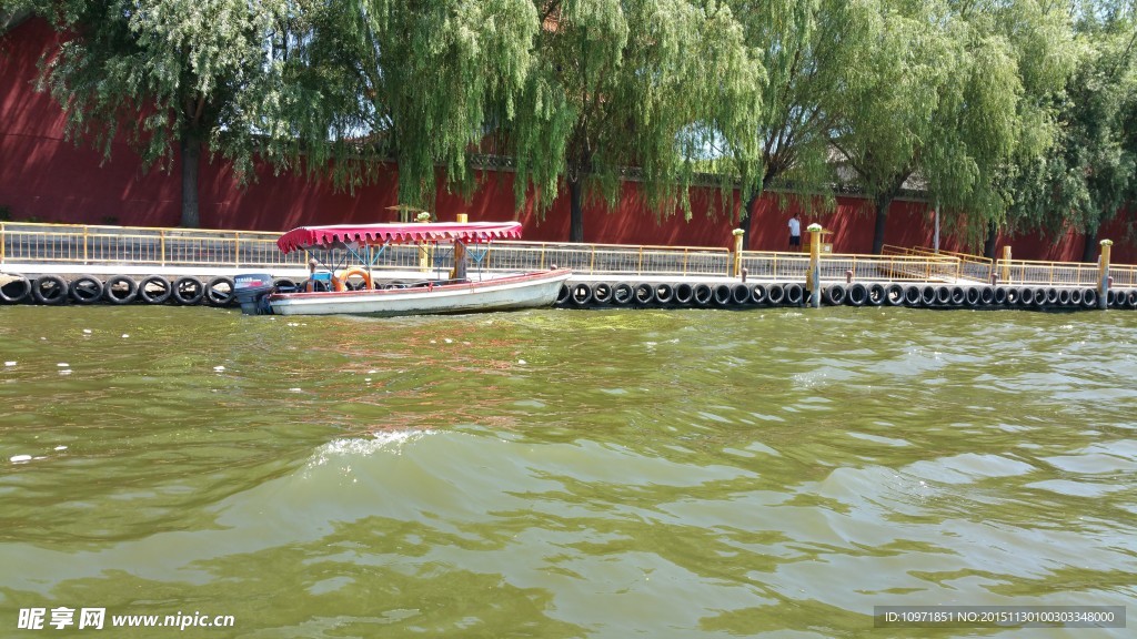 河堤