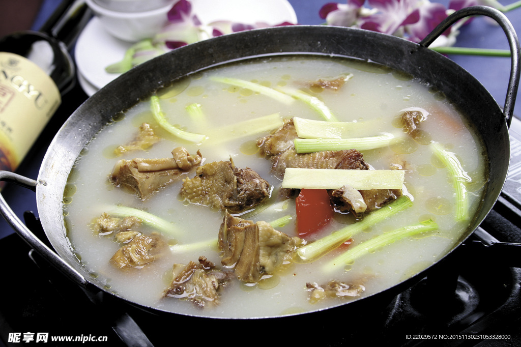锅仔泡椒鸡