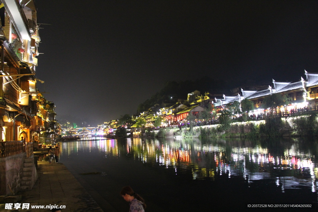 凤凰古城的夜景