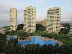 小区建筑  游泳池