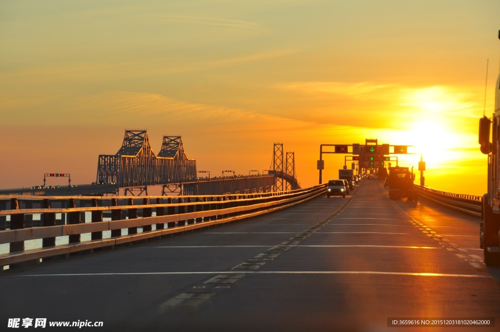 马路 夕阳