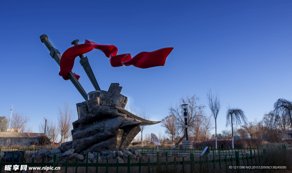 苏联雕塑铸剑为犁图片图片