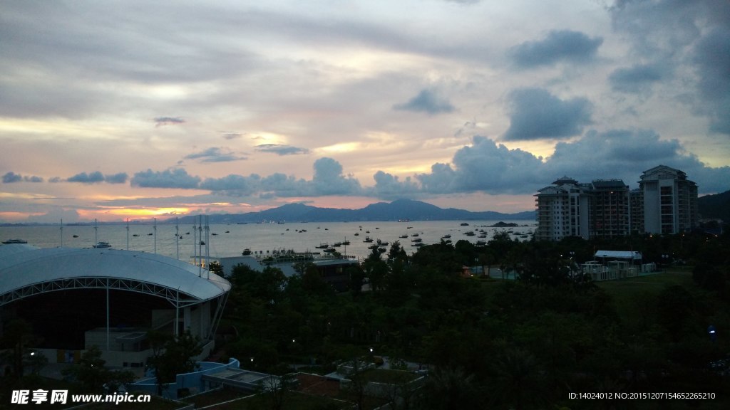 夕阳的天空