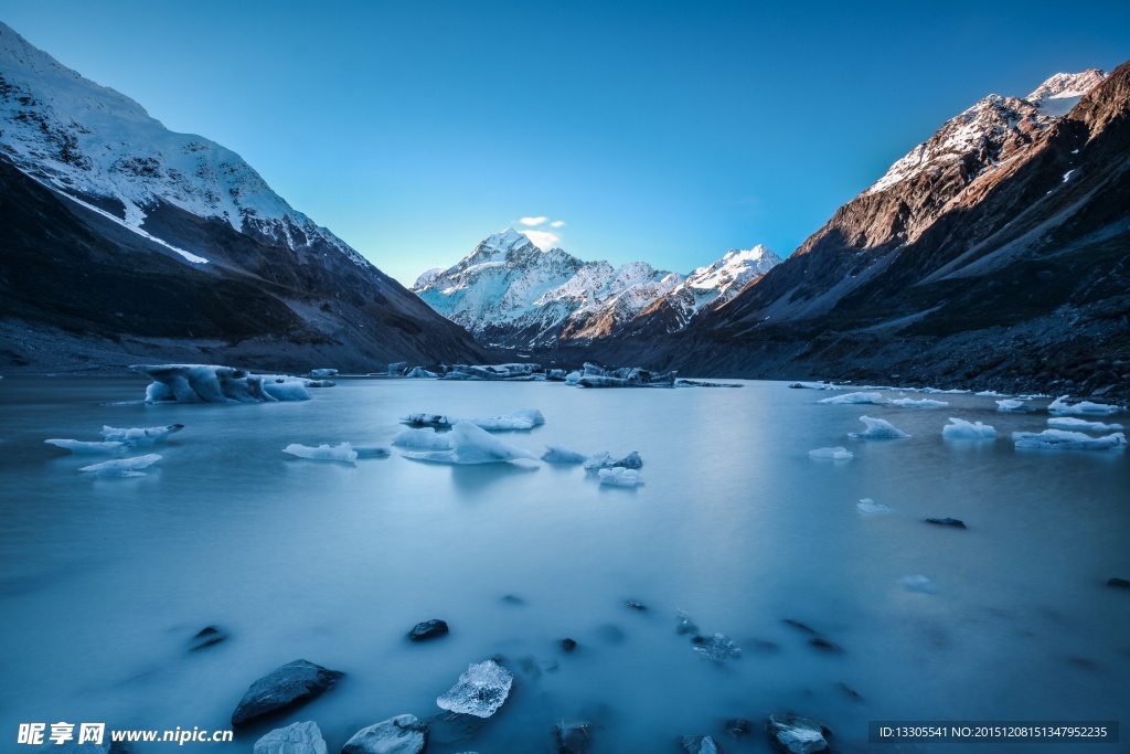 雪山背景