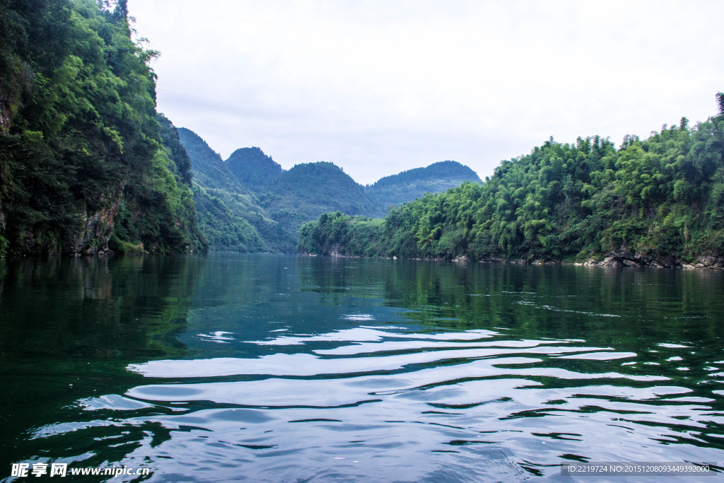 酉水河 碧波风景