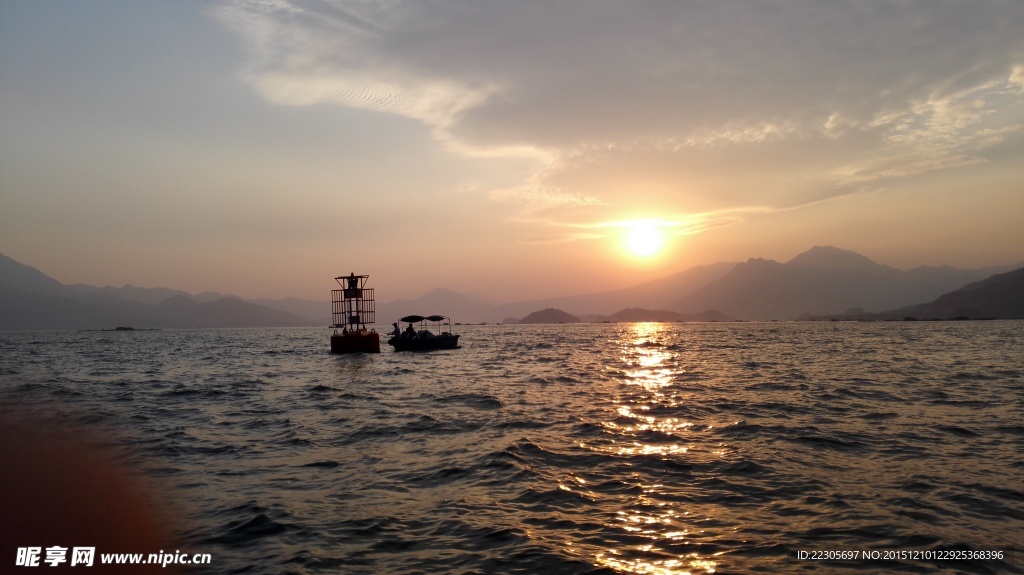 海上夕阳