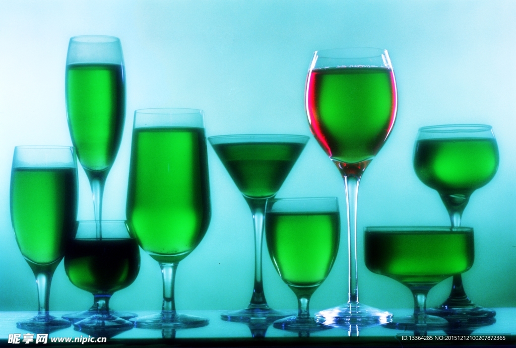 玻璃杯