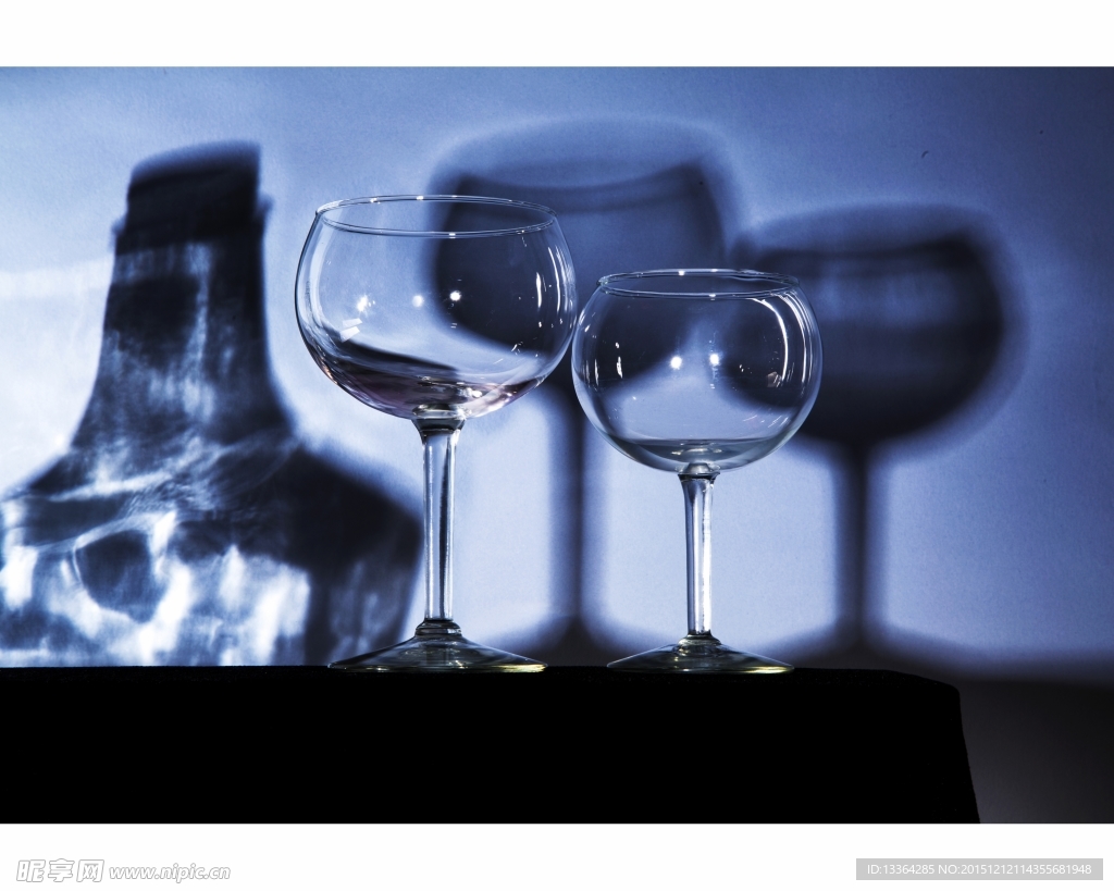 玻璃杯