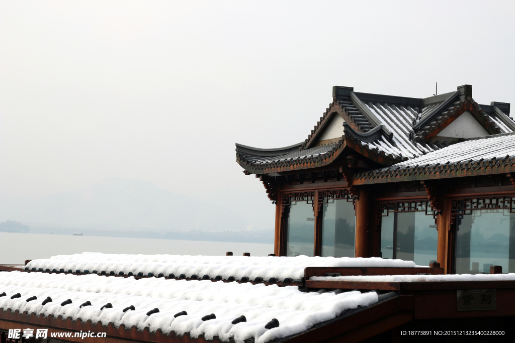 雪后的游船