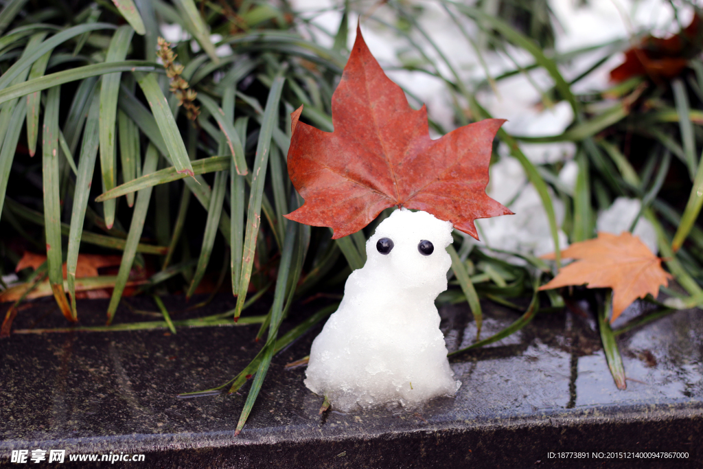 红叶雪人
